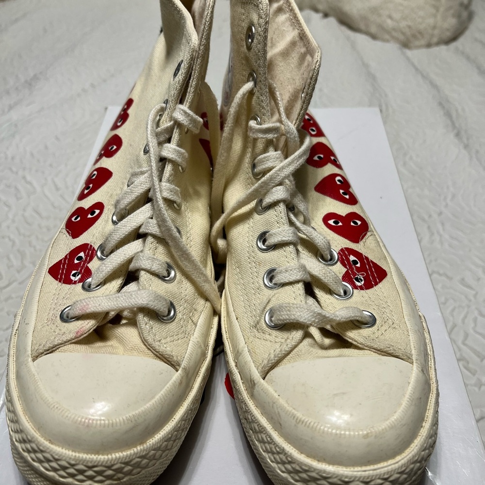 COMME DES GARÇONS - PLAY x Converse high top sneakers Mens 8 / woman’s 10